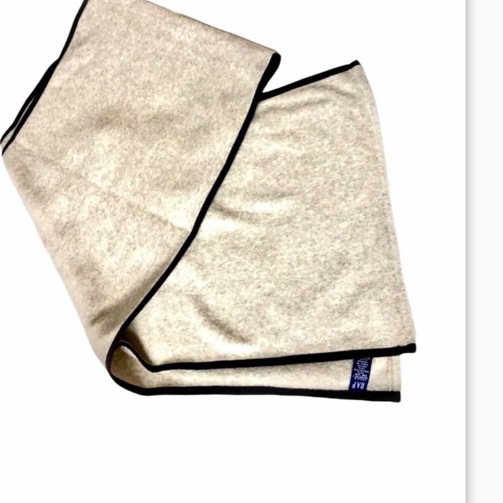 NWT GAP Fleece Scarf. 60” x 12”. Brand New in Bag